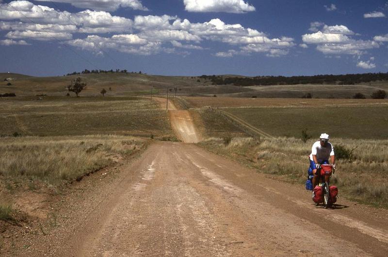 RWT 0061 066-19 Australia Me Dirt Hwy.jpg